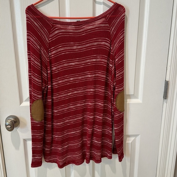 Red and white striped long sleeve shirt - Picture 6 of 7